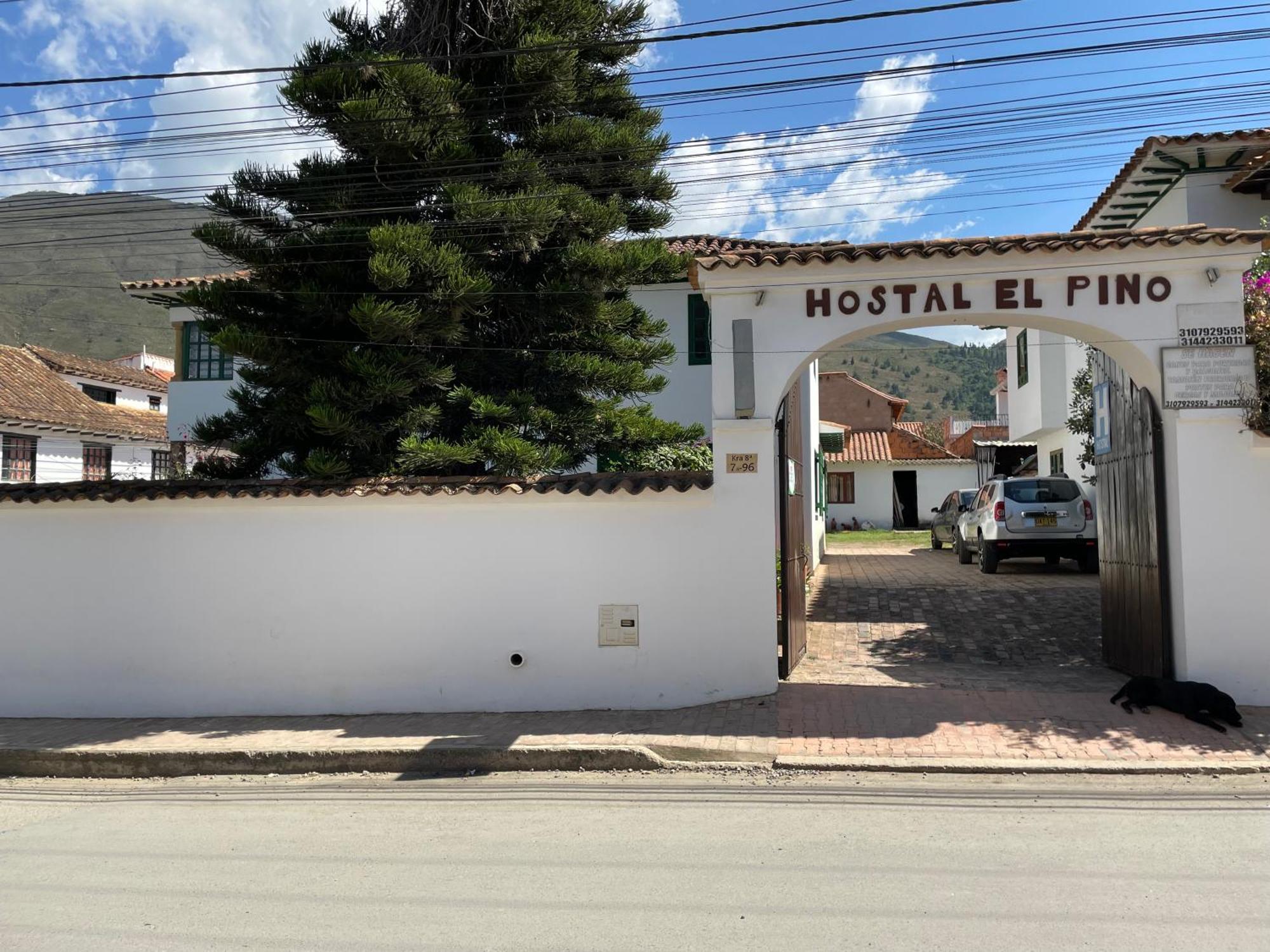 Hostal El Pino Вілья-де-Лейва Екстер'єр фото