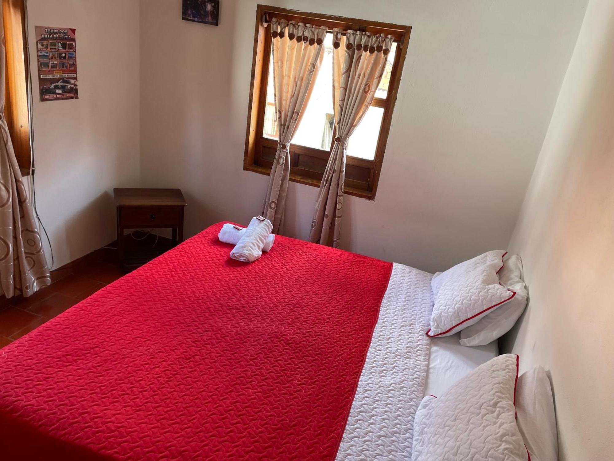 Hostal El Pino Вілья-де-Лейва Екстер'єр фото