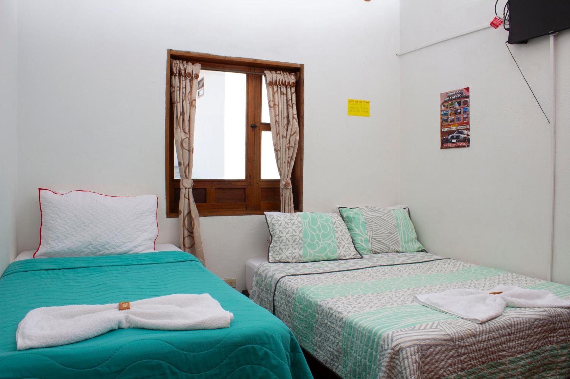 Hostal El Pino Вілья-де-Лейва Екстер'єр фото