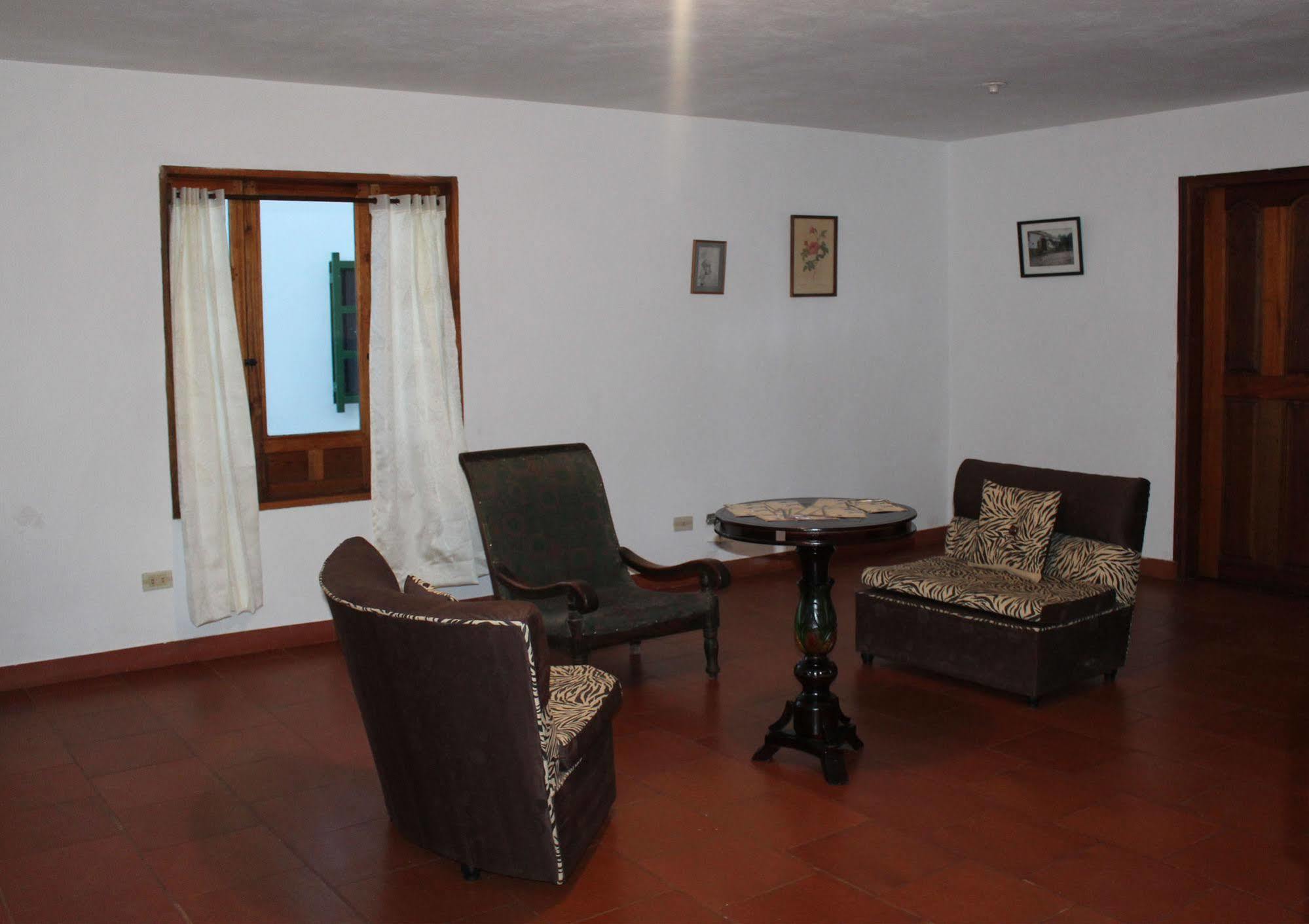 Hostal El Pino Вілья-де-Лейва Екстер'єр фото