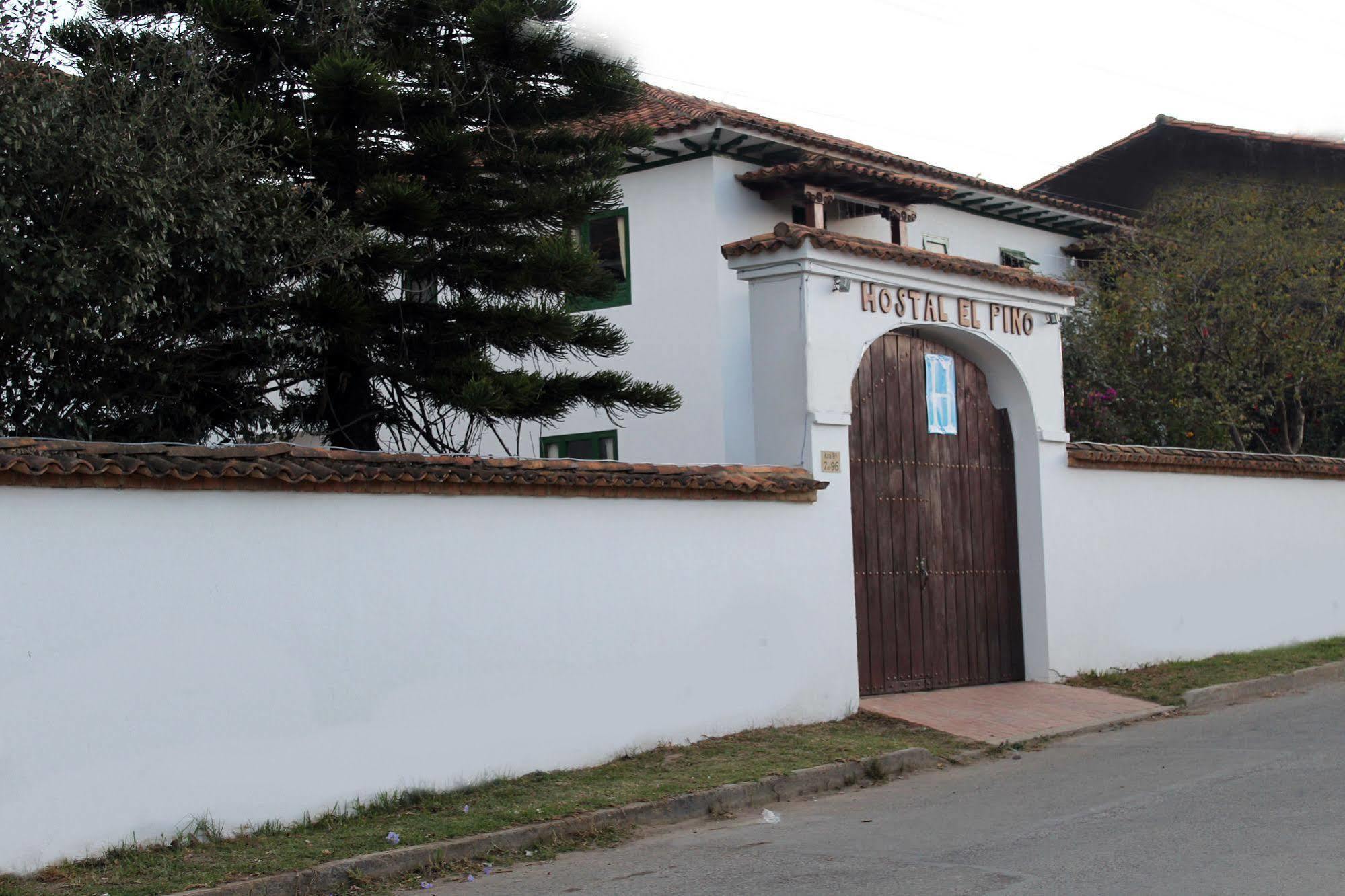 Hostal El Pino Вілья-де-Лейва Екстер'єр фото